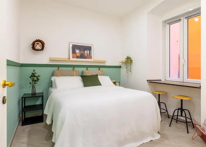 Lovely And Tiny Pied-A-Terre In The City Center